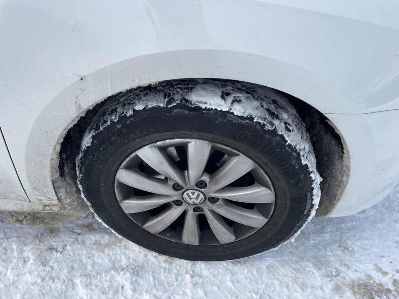 2015 Volkswagen Passat S Photo