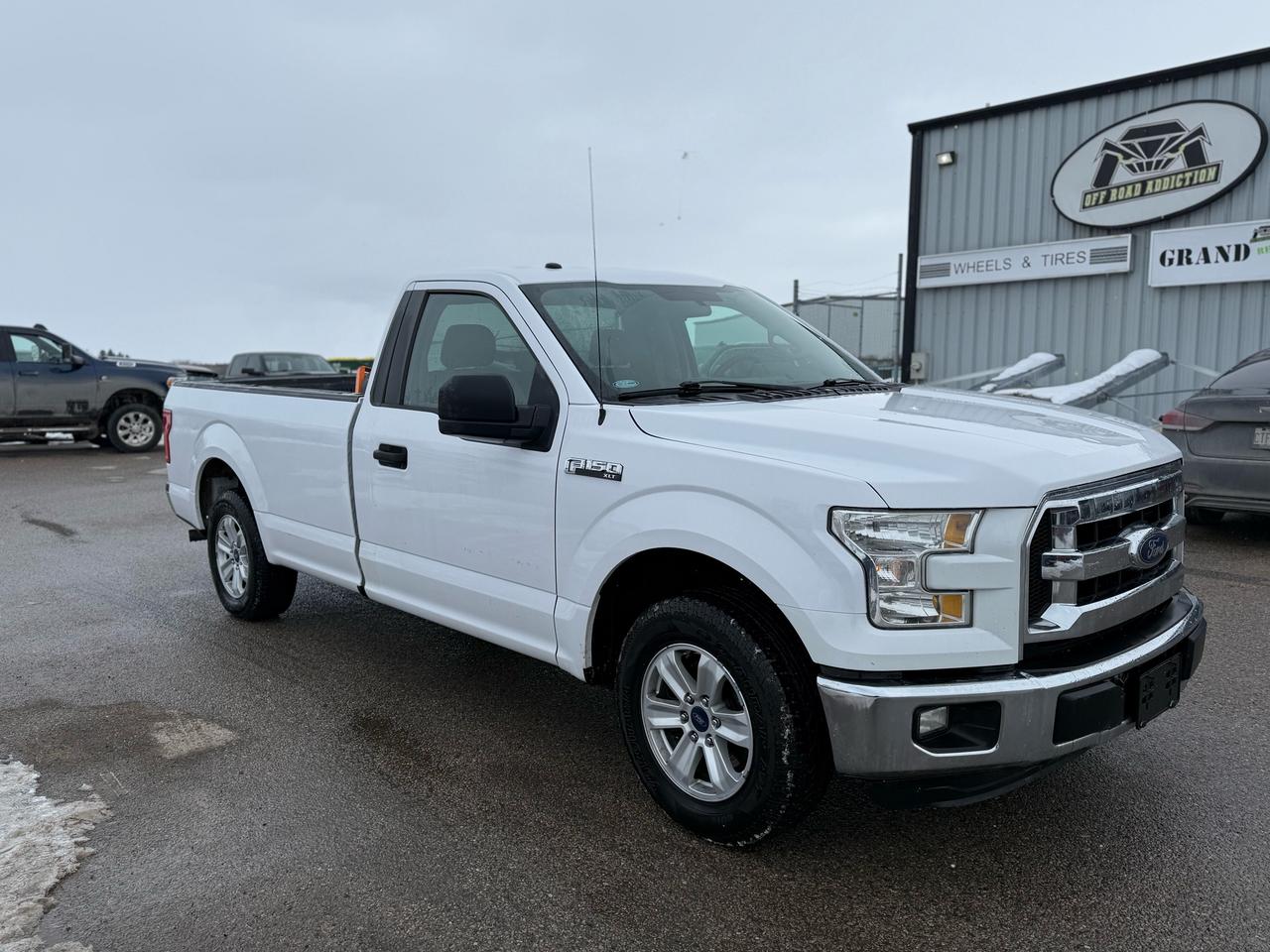 2016 Ford F-150 XLT Photo2