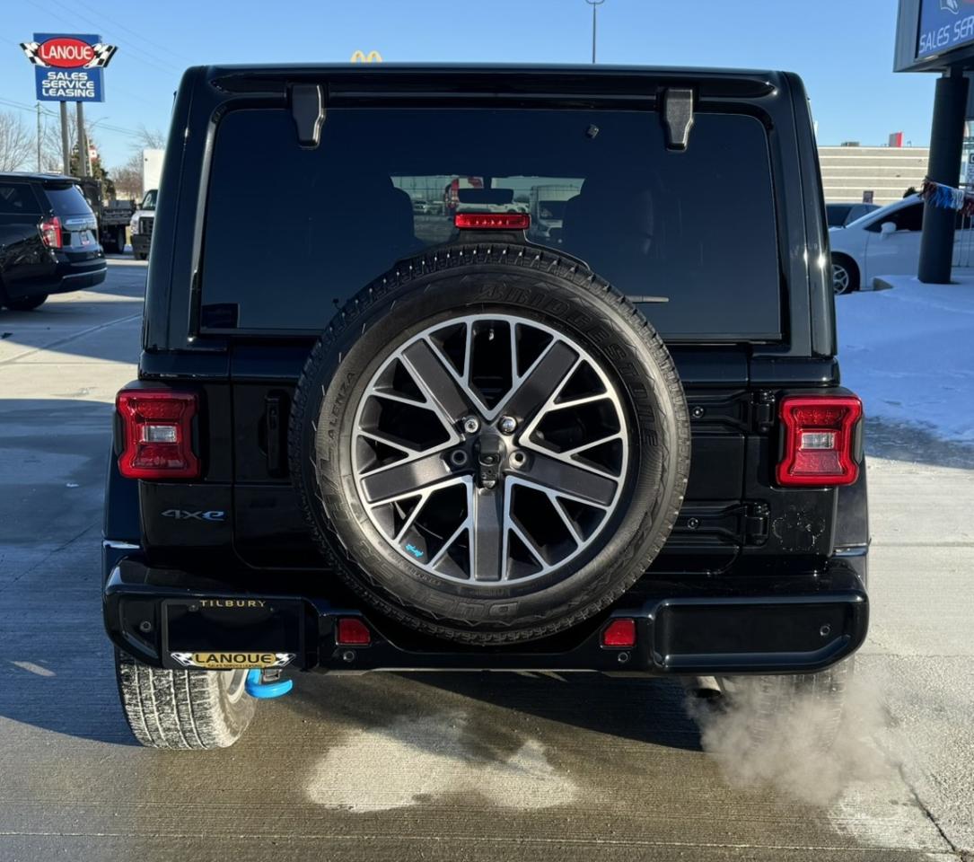 2023 Jeep Wrangler High Altitude 4 Door 4x4 SKY Power TOP! Photo3