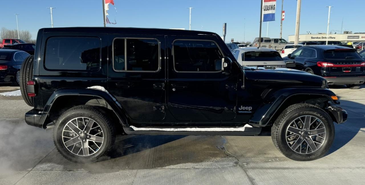 2023 Jeep Wrangler High Altitude 4 Door 4x4 SKY Power TOP! Photo