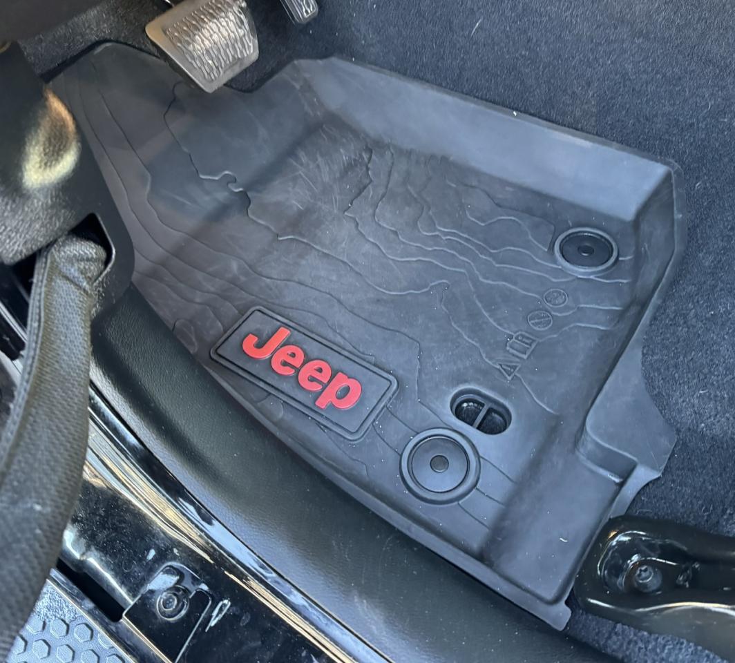 2023 Jeep Wrangler High Altitude 4 Door 4x4 SKY Power TOP! Photo