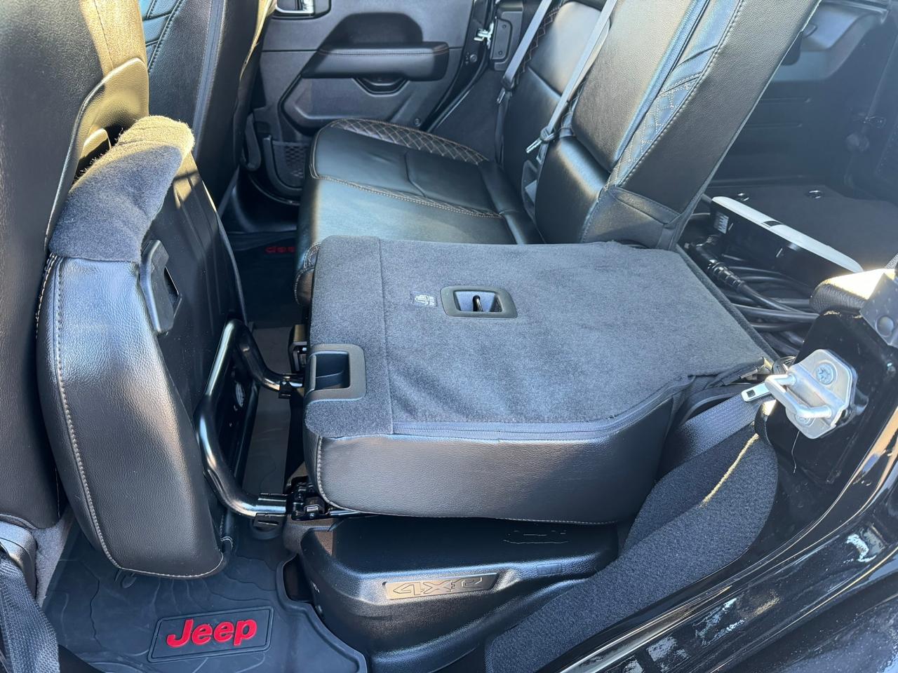 2023 Jeep Wrangler High Altitude 4 Door 4x4 SKY Power TOP! Photo