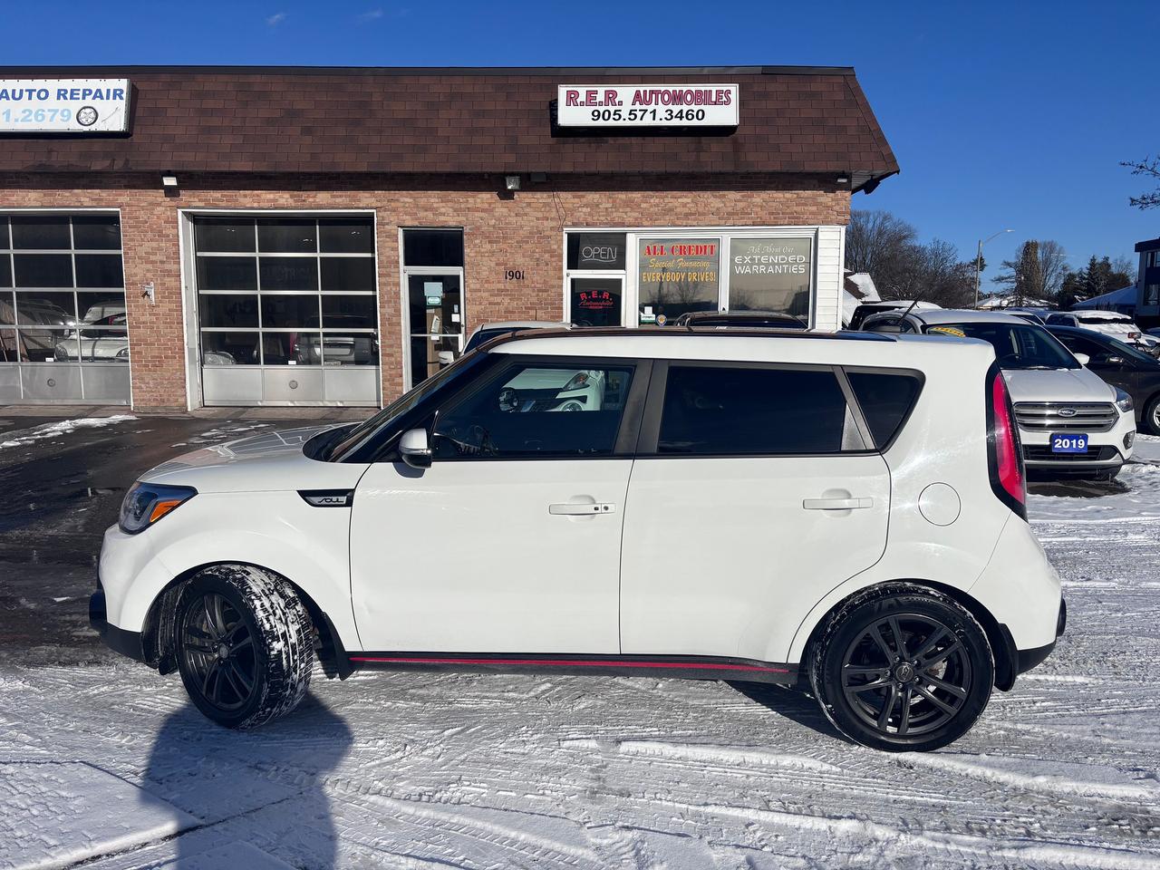2017 Kia Soul SX LOADED SUPER LOW KMS!