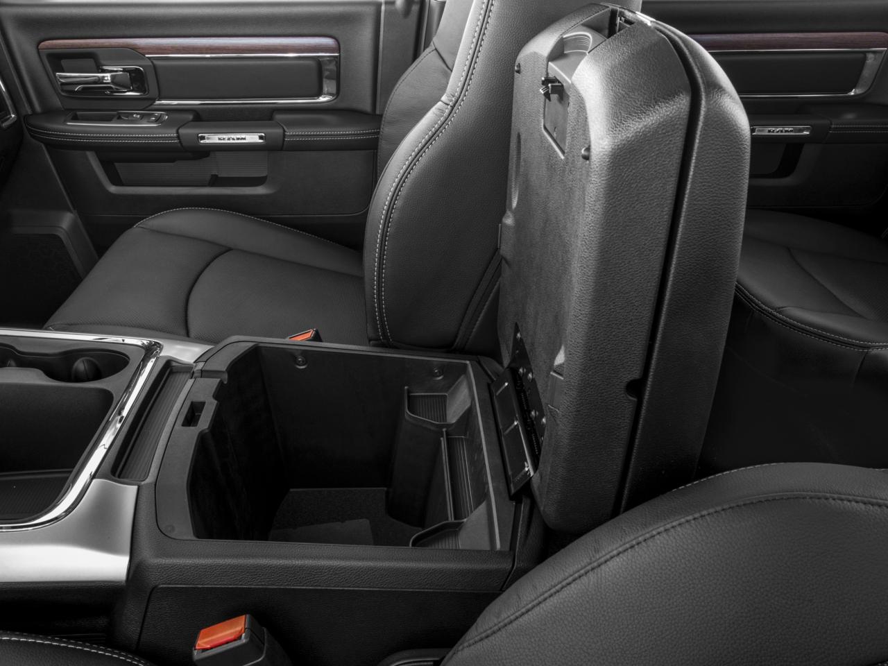 2017 RAM 1500 Laramie Photo5