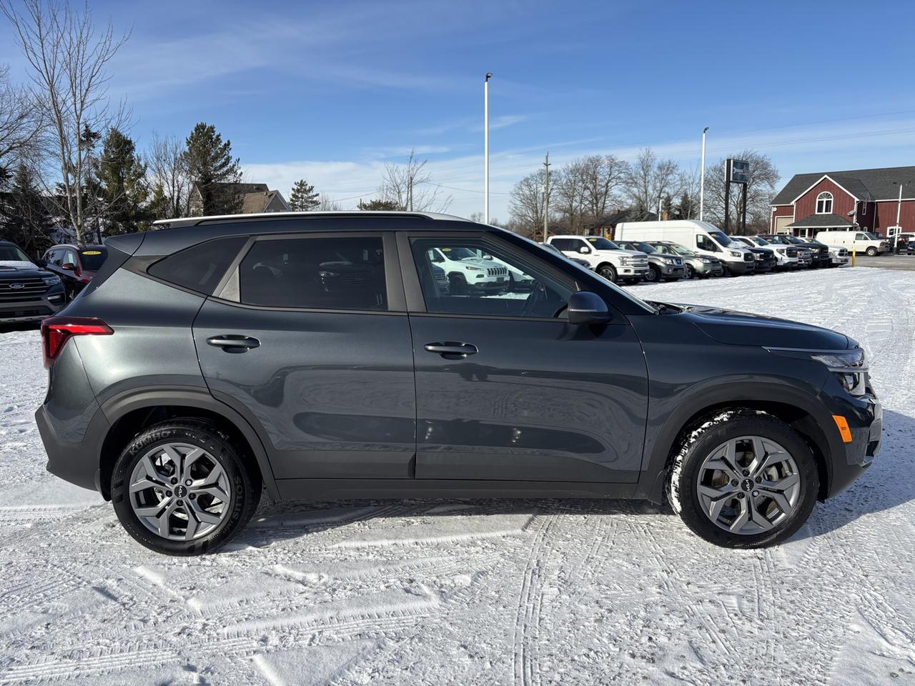 2024 Kia Seltos LX ~SAFETY INCLUDED~PRICE IS CASH/FINANCE PRICE~ Photo