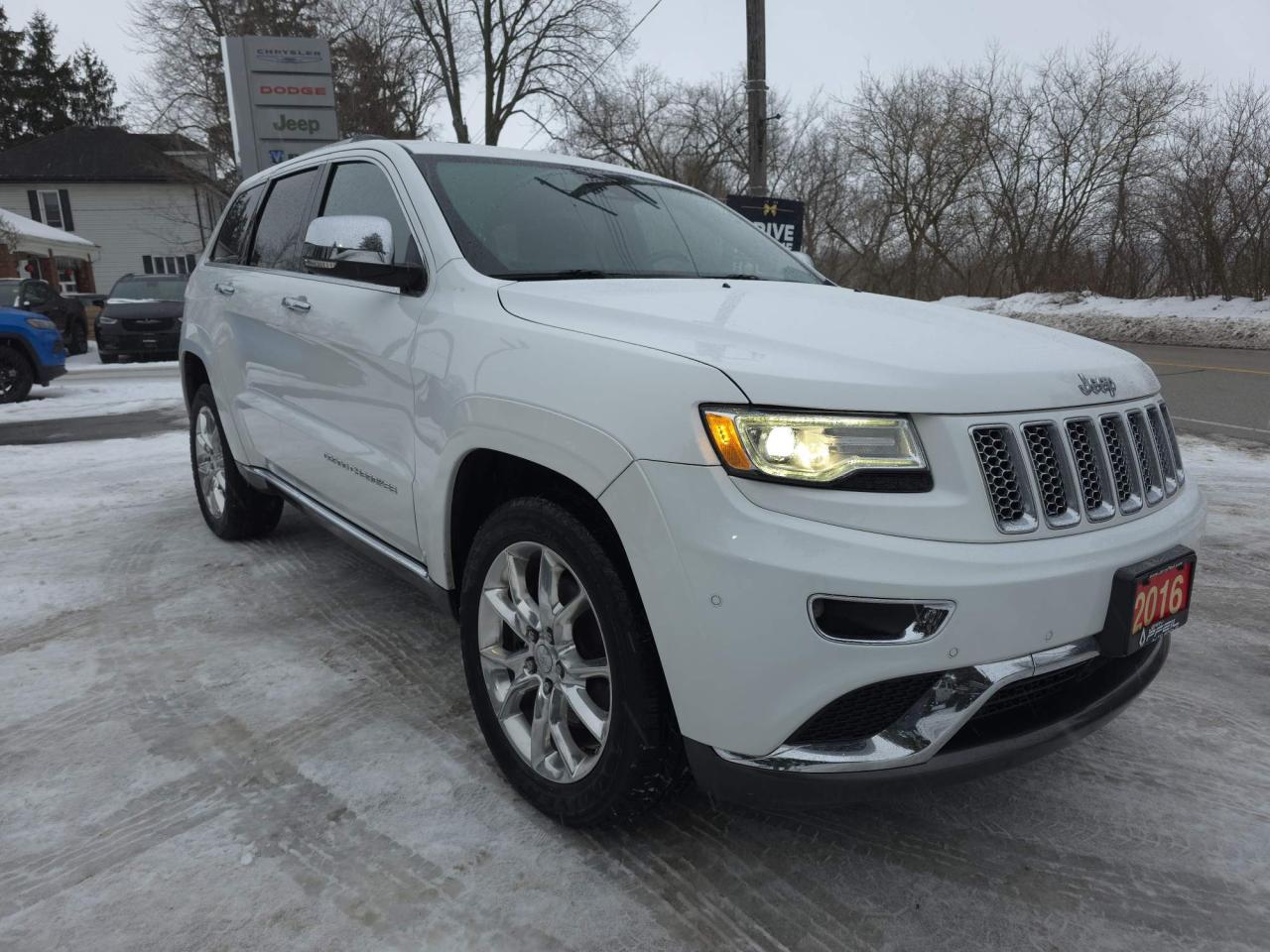 2016 Jeep Grand Cherokee Summit 4X4! 5.7L HEMI! LOW KMS! Photo2