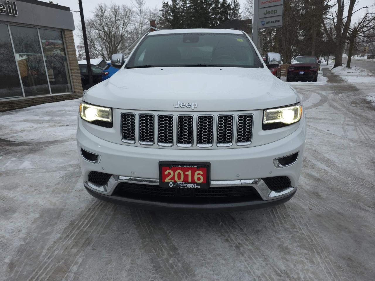 2016 Jeep Grand Cherokee Summit 4X4! 5.7L HEMI! LOW KMS! Photo