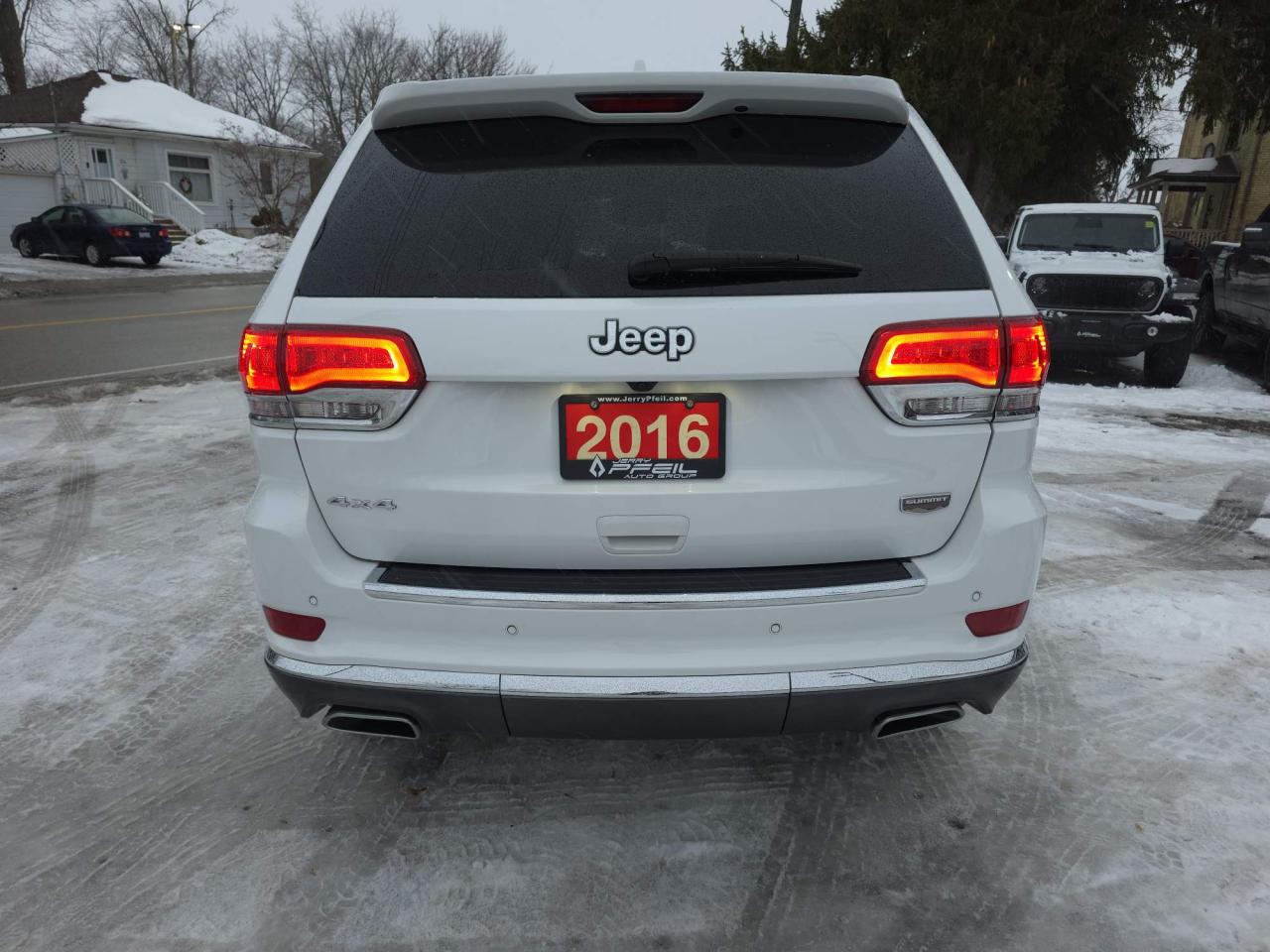 2016 Jeep Grand Cherokee Summit 4X4! 5.7L HEMI! LOW KMS! Photo