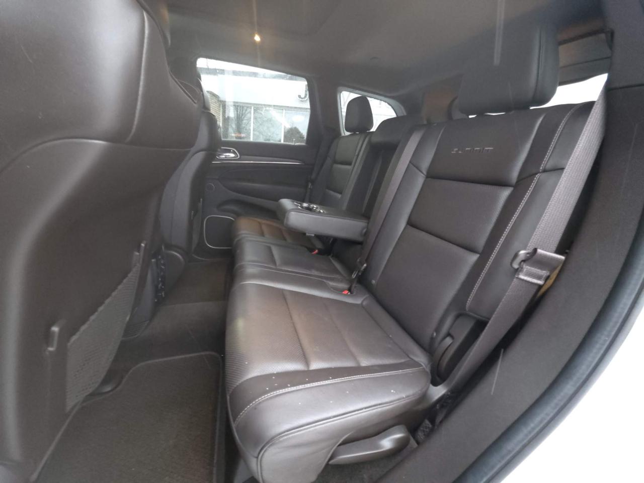 2016 Jeep Grand Cherokee Summit 4X4! 5.7L HEMI! LOW KMS! Photo