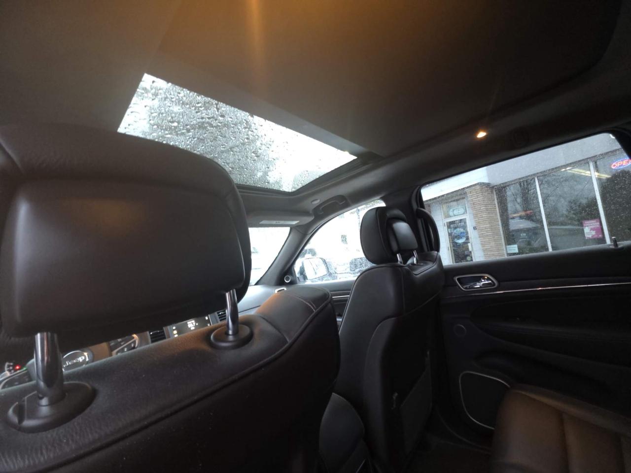 2016 Jeep Grand Cherokee Summit 4X4! 5.7L HEMI! LOW KMS! Photo