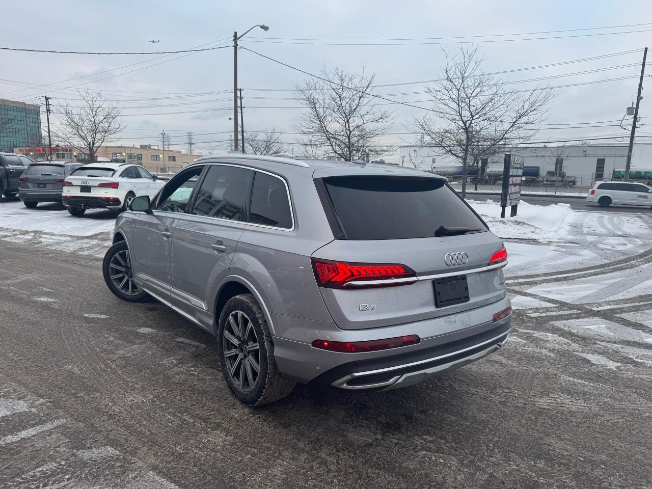 2021 Audi Q7 PROGRESSIV AWD 7 PASS NAVI LEATHER PAN/ROOF B/SPOT Photo4
