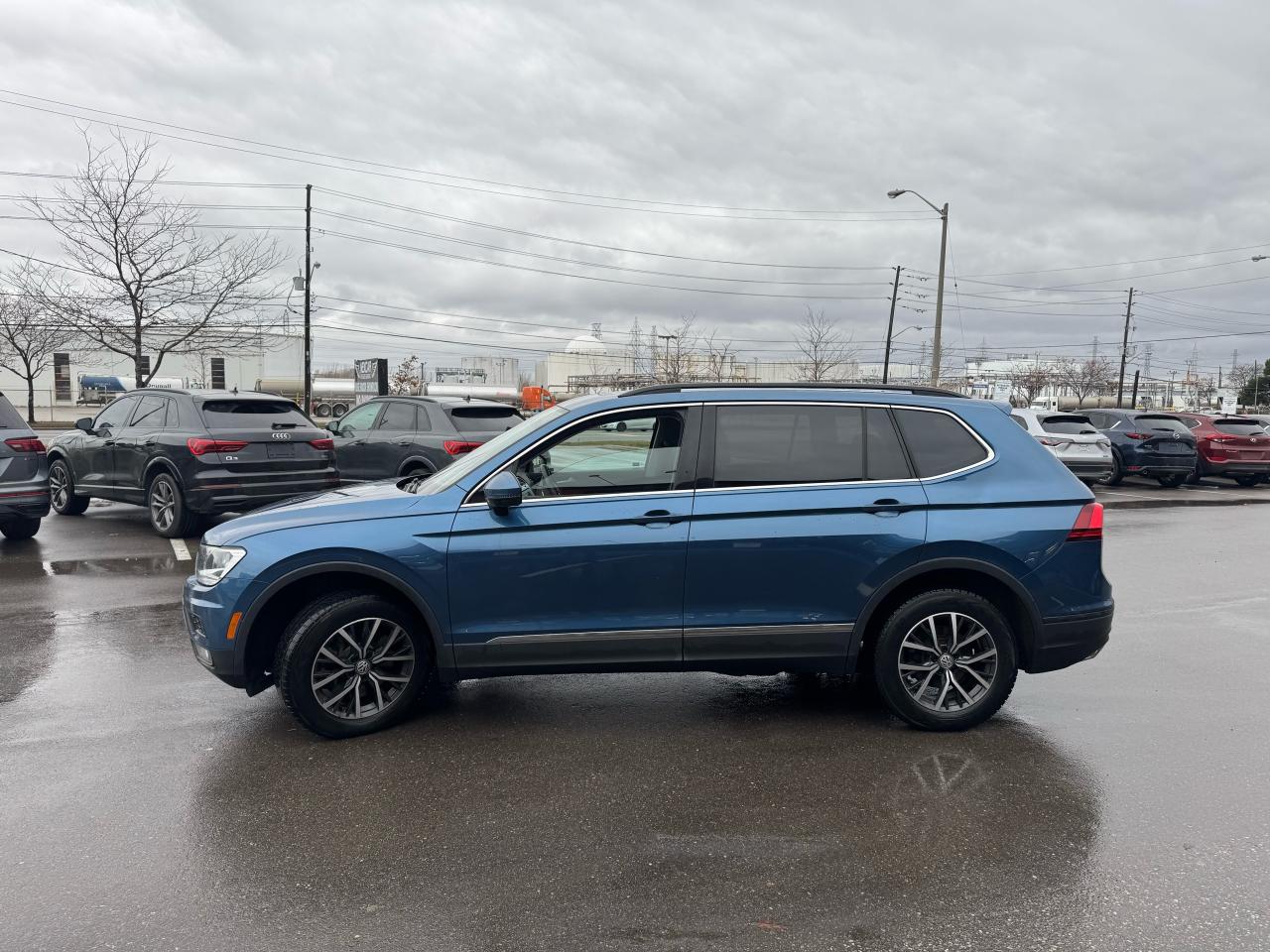2020 Volkswagen Tiguan COMFORTLINE 7 PASS AWD LEATHER PAN/ROOF B/SPOT Photo3