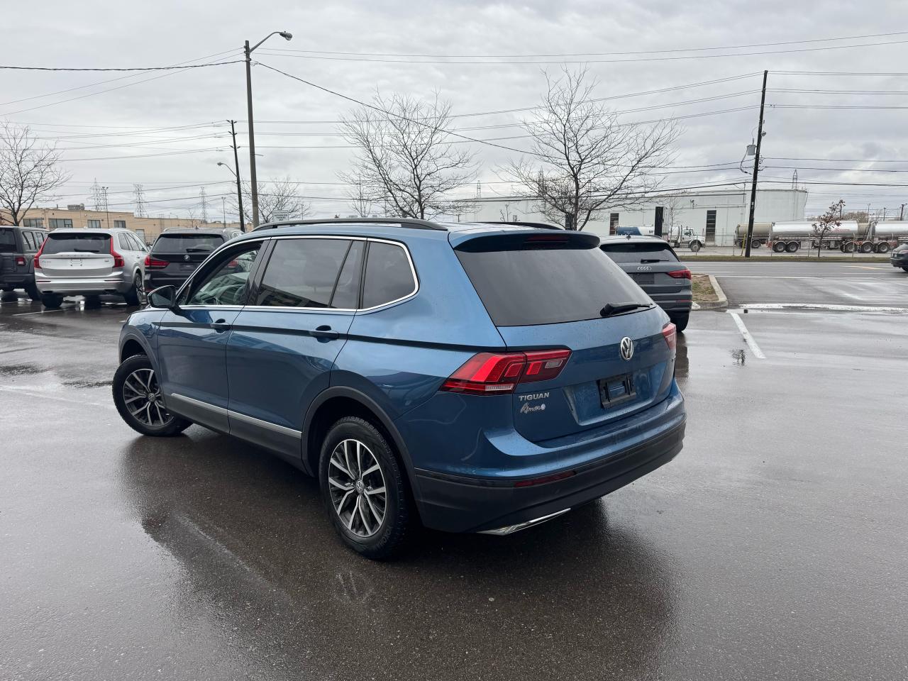 2020 Volkswagen Tiguan COMFORTLINE 7 PASS AWD LEATHER PAN/ROOF B/SPOT Photo4
