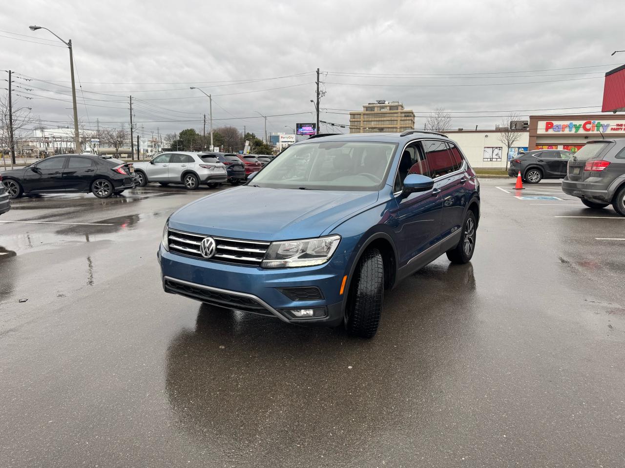 2020 Volkswagen Tiguan COMFORTLINE 7 PASS AWD LEATHER PAN/ROOF B/SPOT Photo2