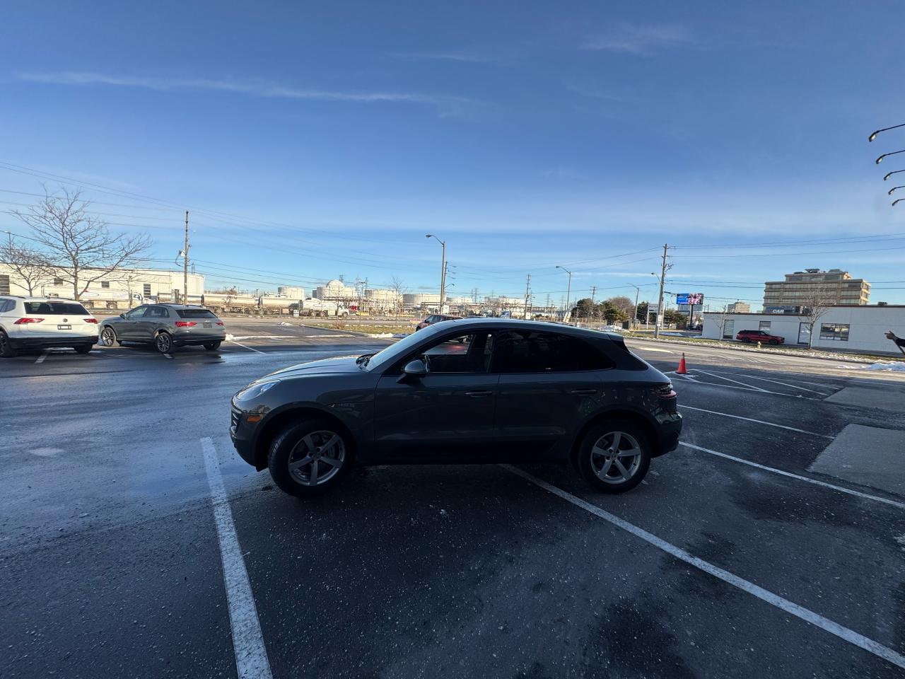 2018 Porsche Macan S AWD LEATHER PAN/ROOF NAV B/SPOT L/ASSIST CAMERA Photo3