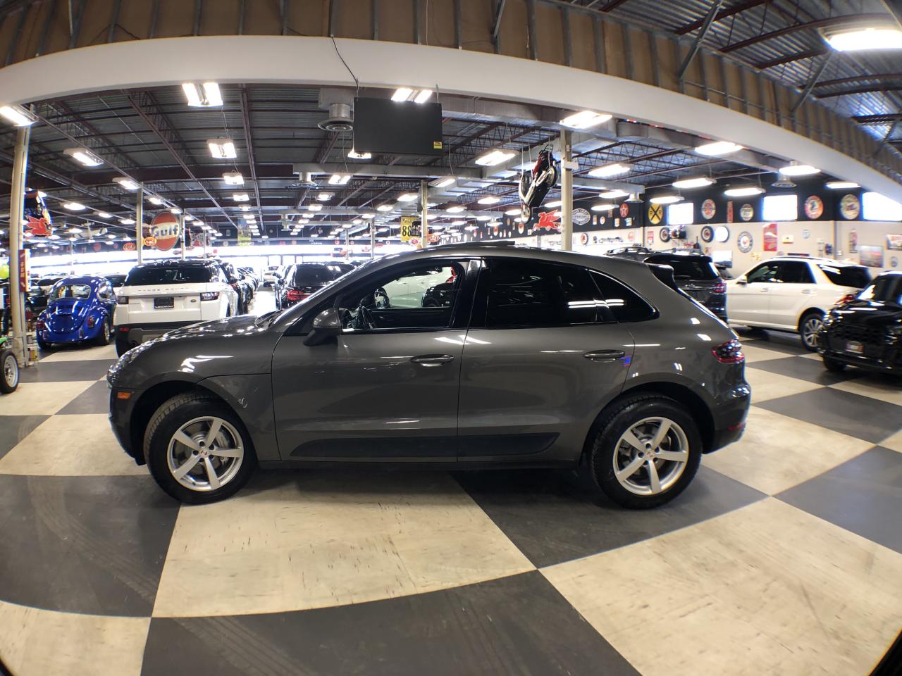 2018 Porsche Macan S AWD LEATHER PAN/ROOF NAV B/SPOT L/ASSIST CAMERA Photo3