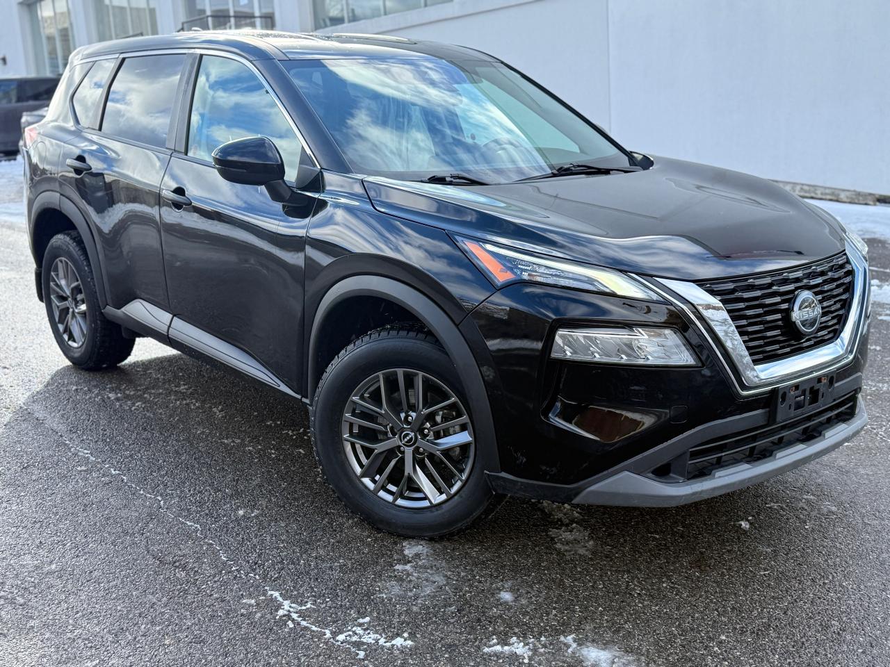 2022 Nissan Rogue S - Photo #3