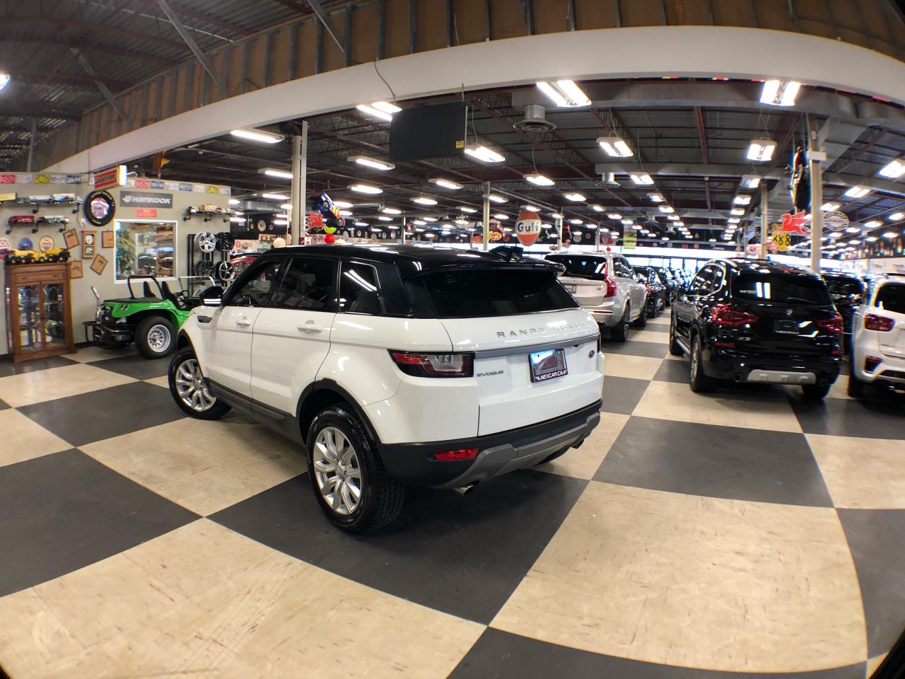 2018 Land Rover Range Rover Evoque SE AWD LEATHER PAN/ROOF NAV B/SPOT L/ASSIST CAMERA Photo3