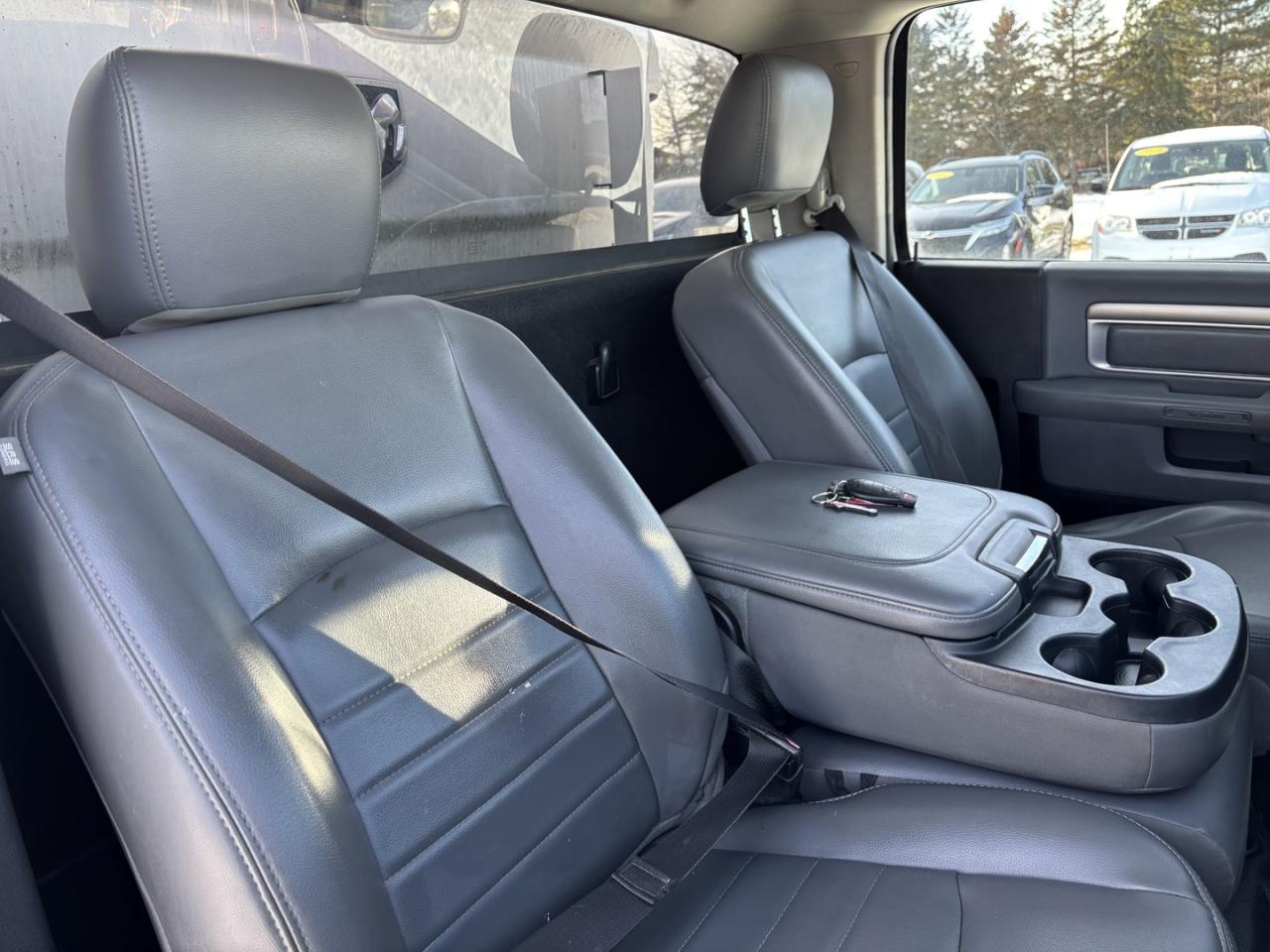 2013 RAM 1500 Tradesman Only 45km!!Comes with Factory Box!!No Accidents!! Photo