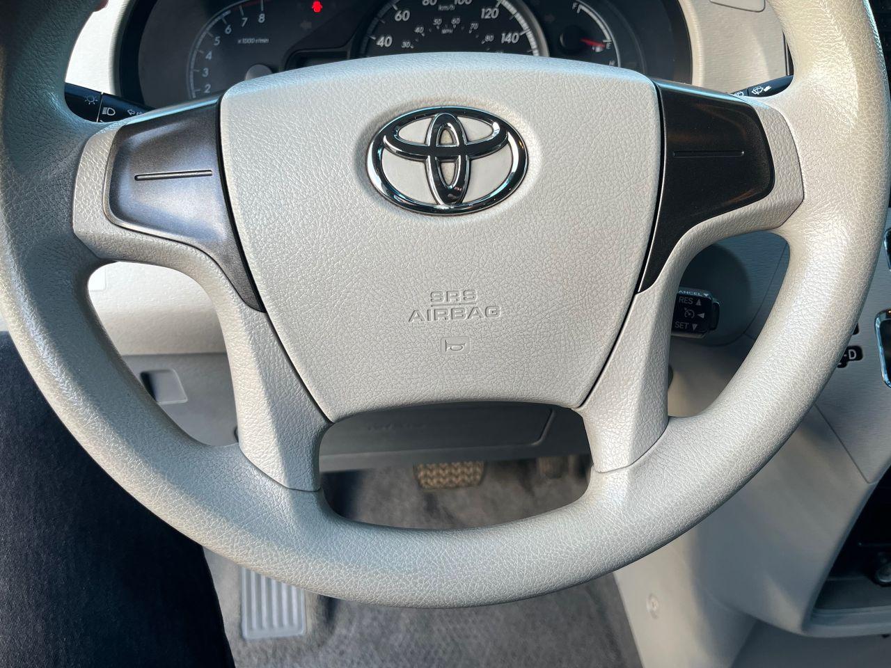 2011 Toyota Sienna 7 SEATS MINIVAN -MINT CONDITION-CLEAN TITLE & MORE Photo