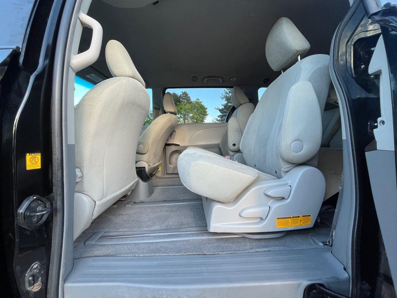 2011 Toyota Sienna 7 SEATS MINIVAN -MINT CONDITION-CLEAN TITLE & MORE Photo