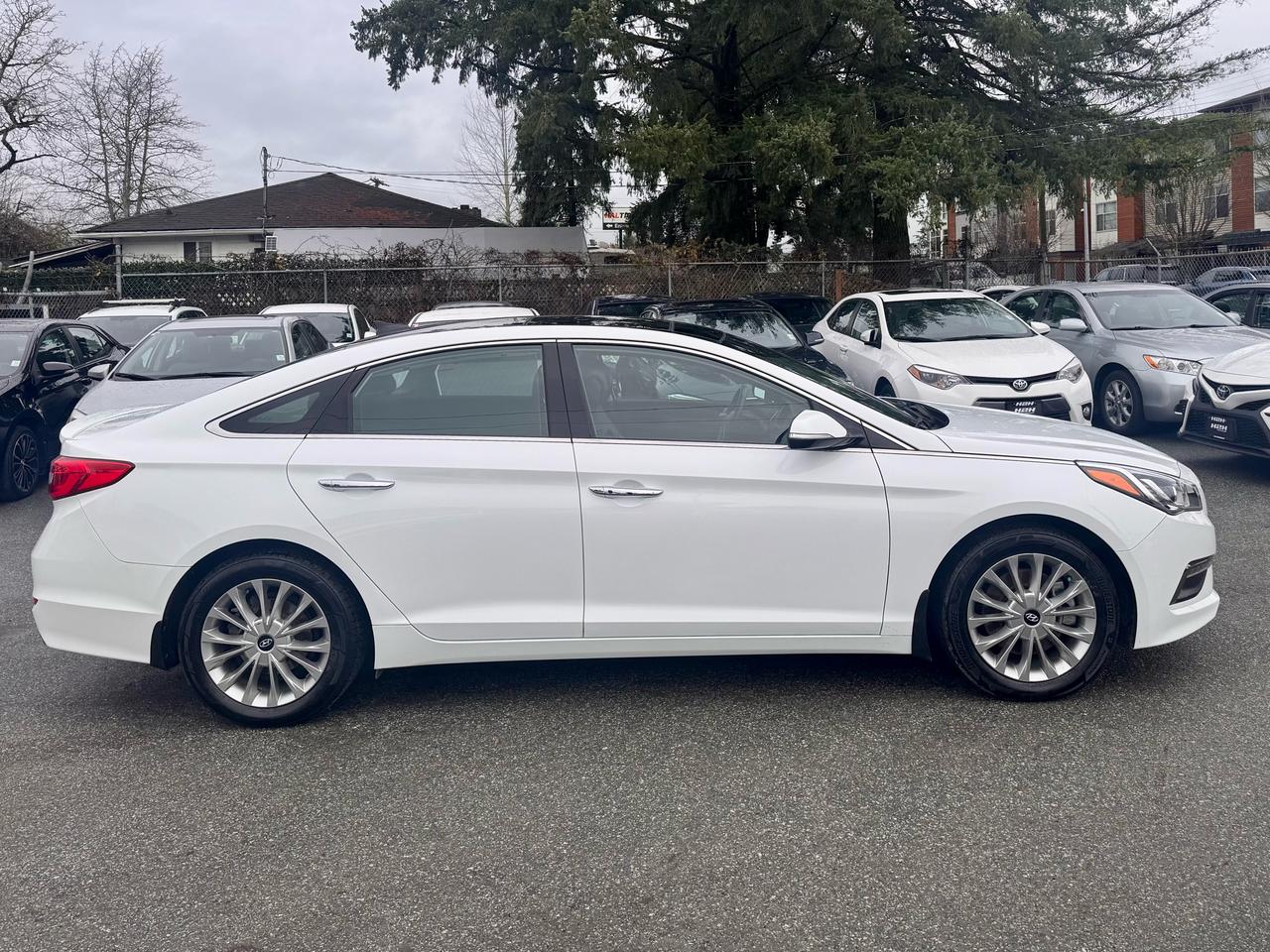 2015 Hyundai Sonata FINANCING AVAILABLE Photo4