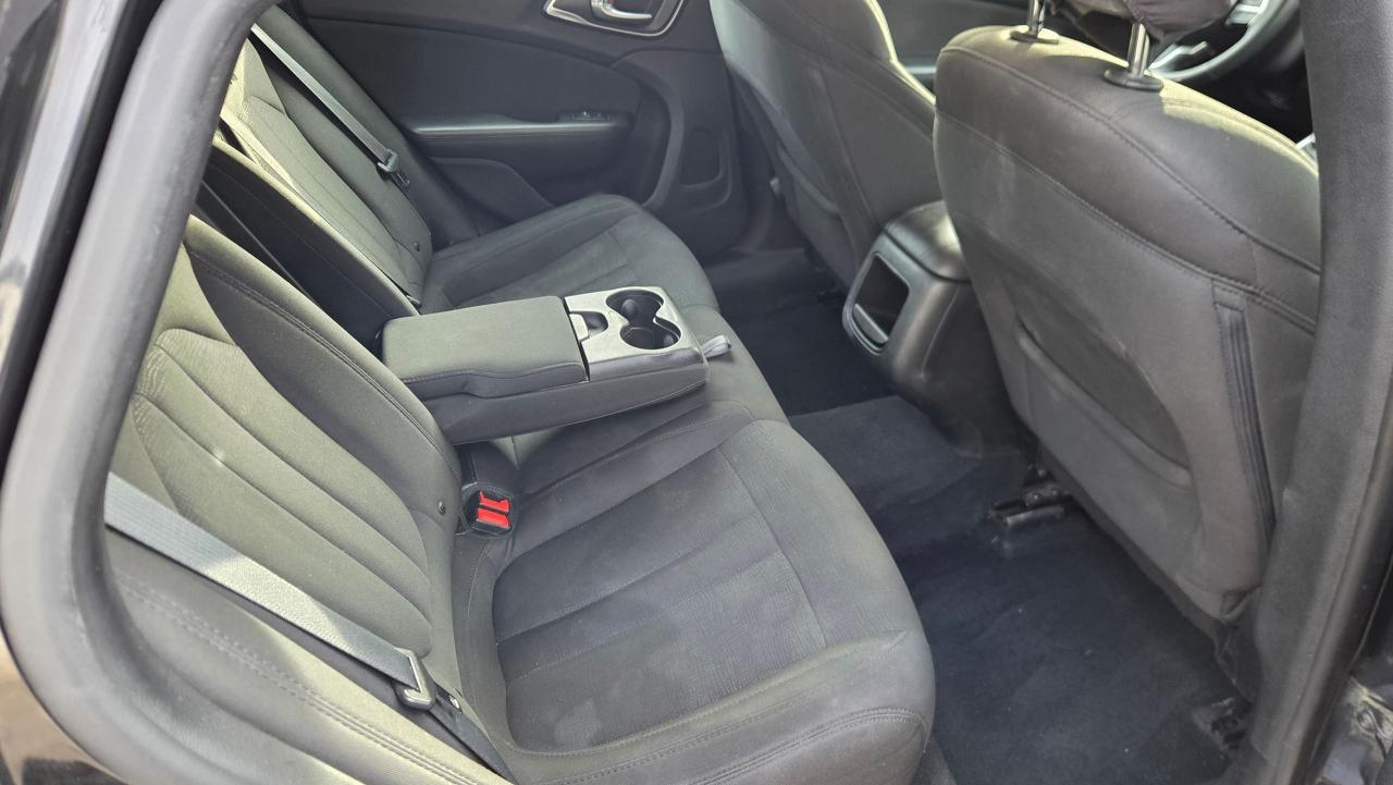 2016 Chrysler 200 Limited - Photo #9