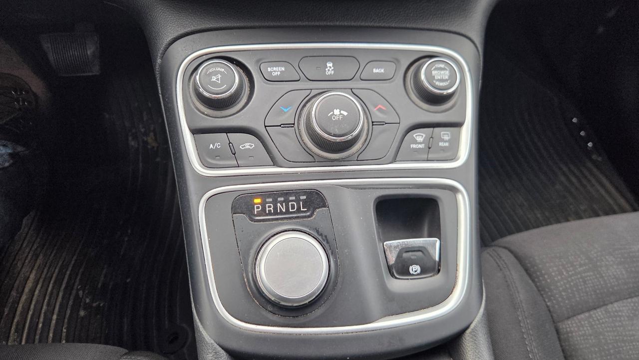 2016 Chrysler 200 Limited - Photo #12