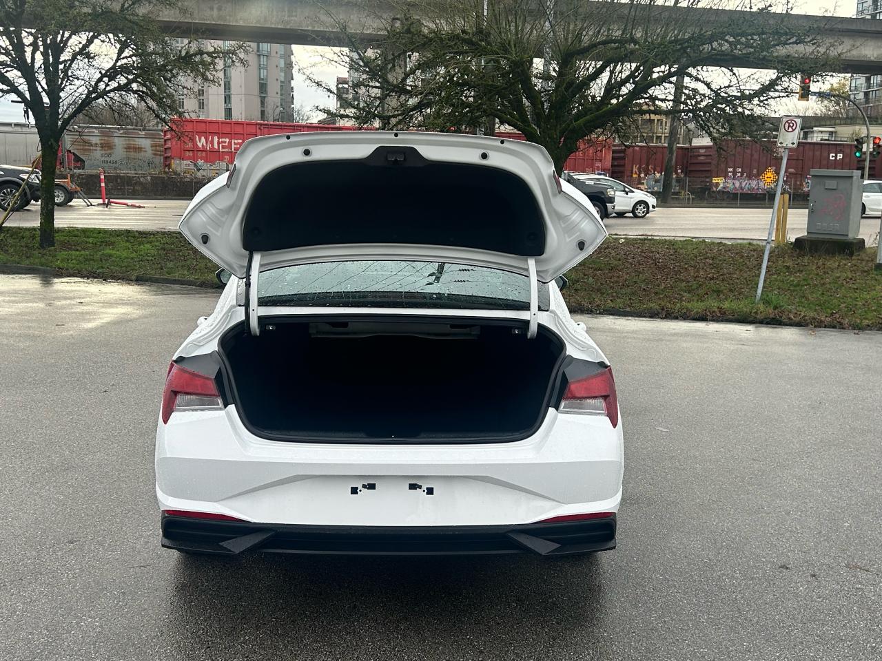 2023 Hyundai Elantra Preferred - Photo #8