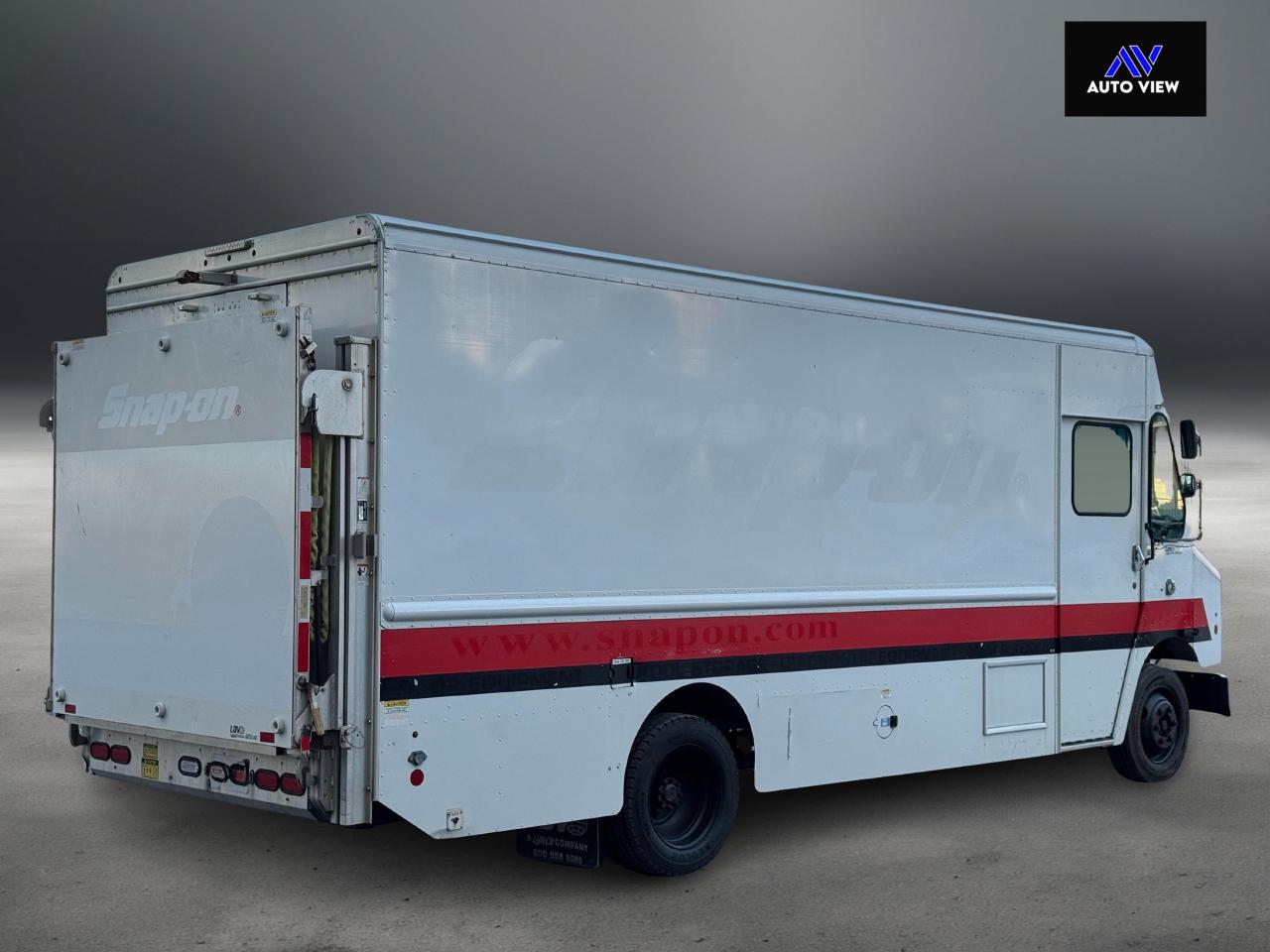 2016 Freightliner MT45 Chassis **6.7L CUMMINS MOTOR** - Photo #6