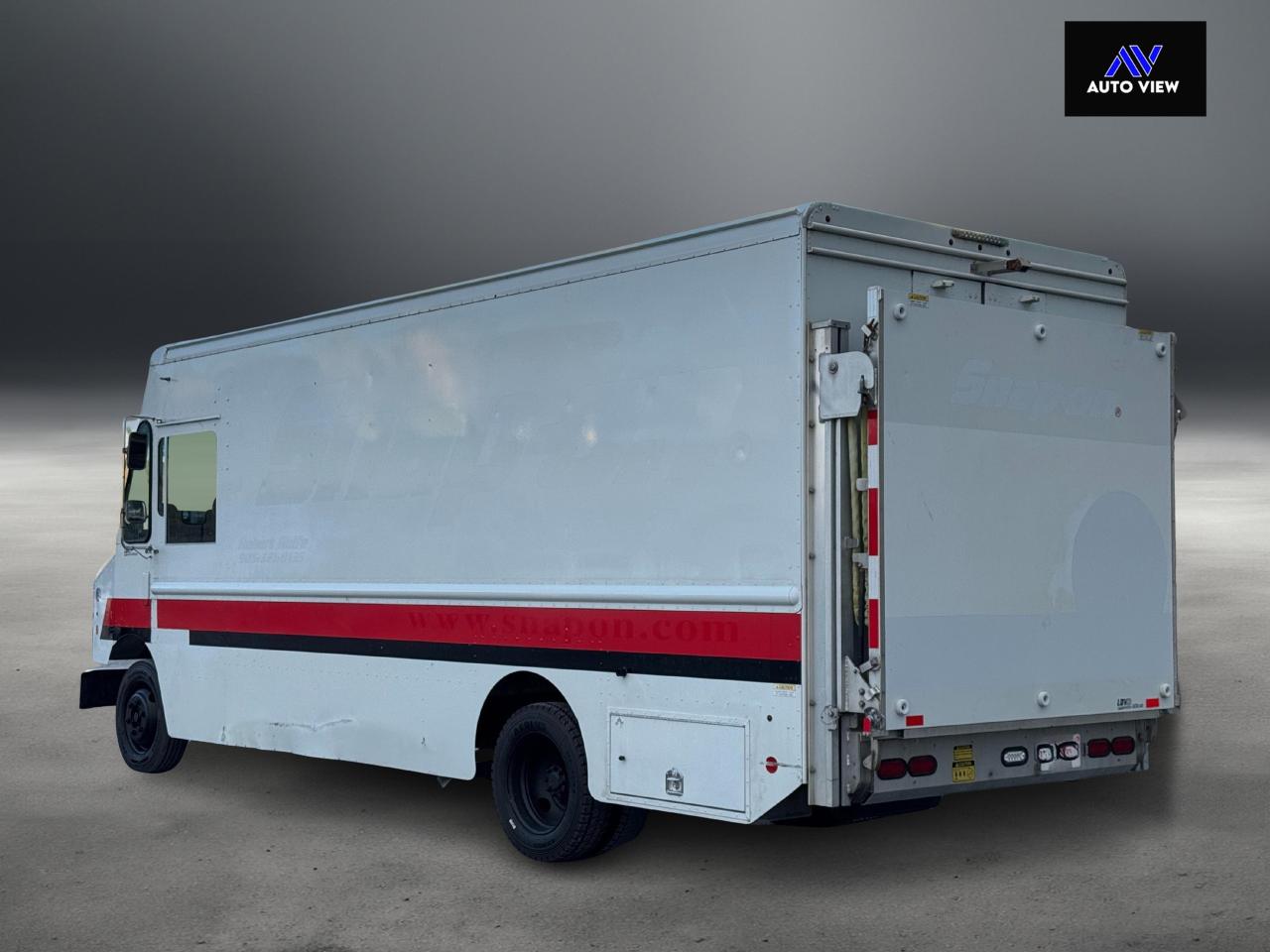 2016 Freightliner MT45 Chassis **6.7L CUMMINS MOTOR** - Photo #8