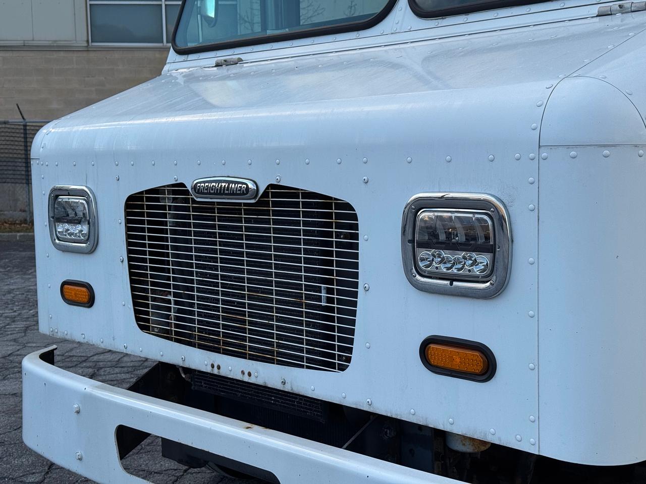 2016 Freightliner MT45 Chassis **6.7L CUMMINS MOTOR** Photo
