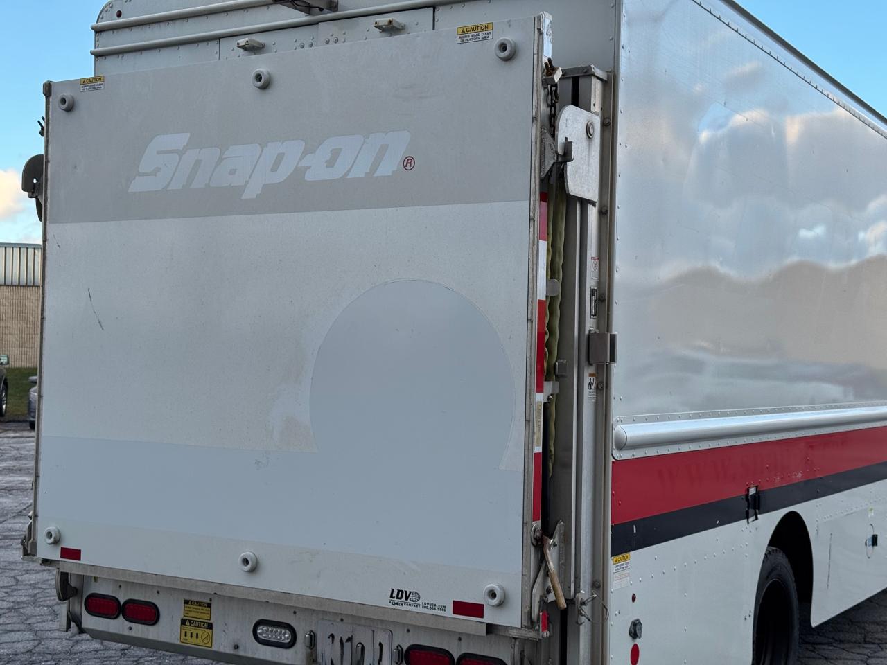 2016 Freightliner MT45 Chassis **6.7L CUMMINS MOTOR** - Photo #16