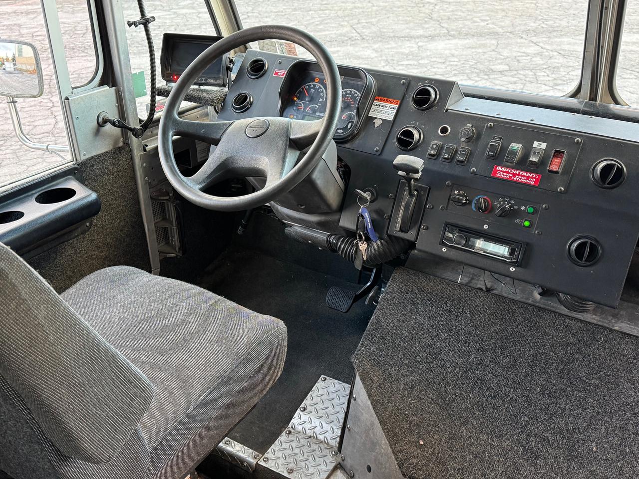 2016 Freightliner MT45 Chassis **6.7L CUMMINS MOTOR** Photo