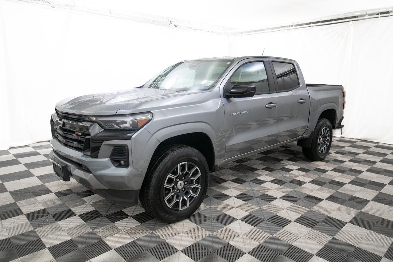 2023 Chevrolet Colorado 4WD Z71 Photo2