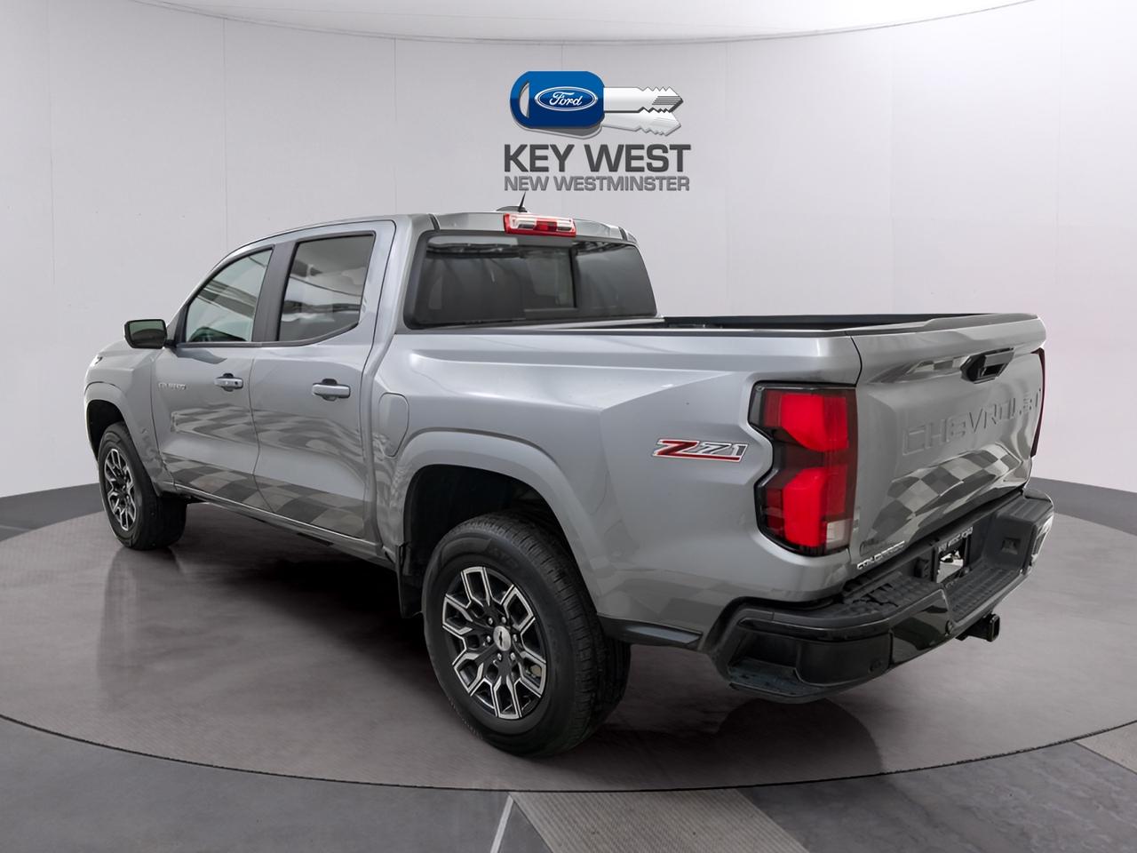 2023 Chevrolet Colorado 4WD Z71 Photo2