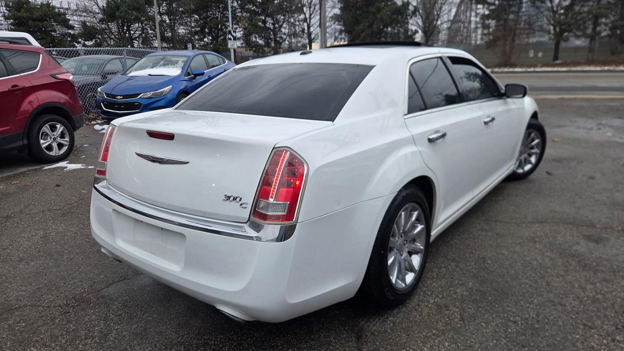 2013 Chrysler 300 300C Hemi - Photo #4