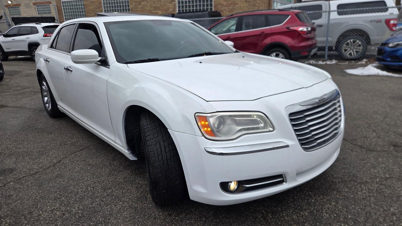 2013 Chrysler 300 300C Hemi - Photo #6