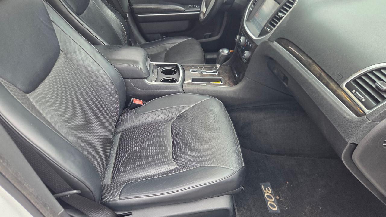 2013 Chrysler 300 300C Hemi - Photo #8