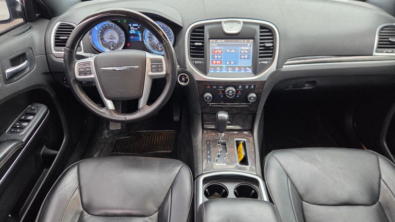 2013 Chrysler 300 300C Hemi - Photo #11