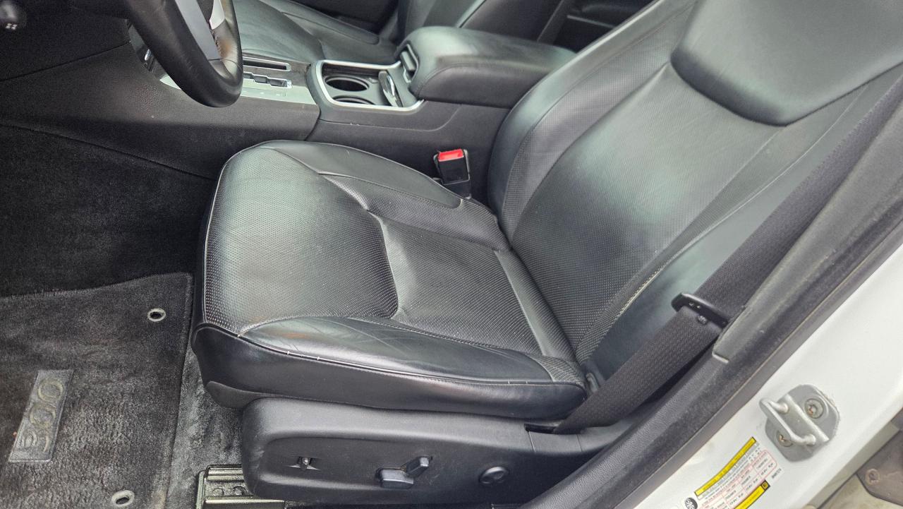 2013 Chrysler 300 300C Hemi - Photo #12