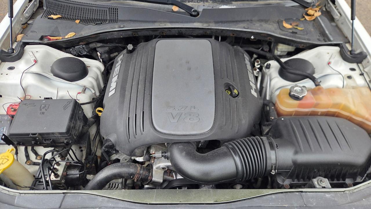 2013 Chrysler 300 300C Hemi - Photo #19