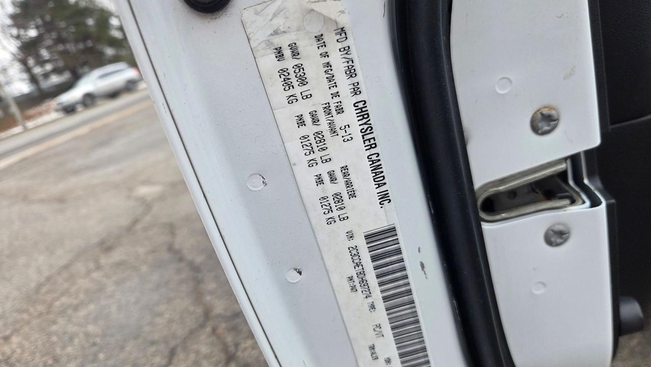 2013 Chrysler 300 300C Hemi - Photo #21