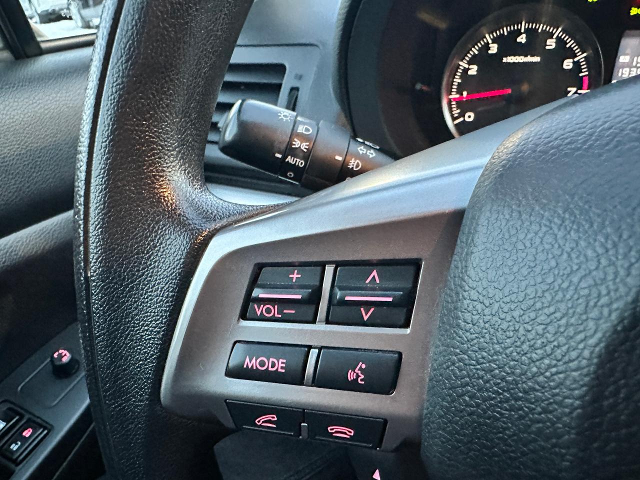 2014 Subaru XV Crosstrek 2.0i/SportPack 5Speed HTD-Cloth A/C FM CD Alloys Photo