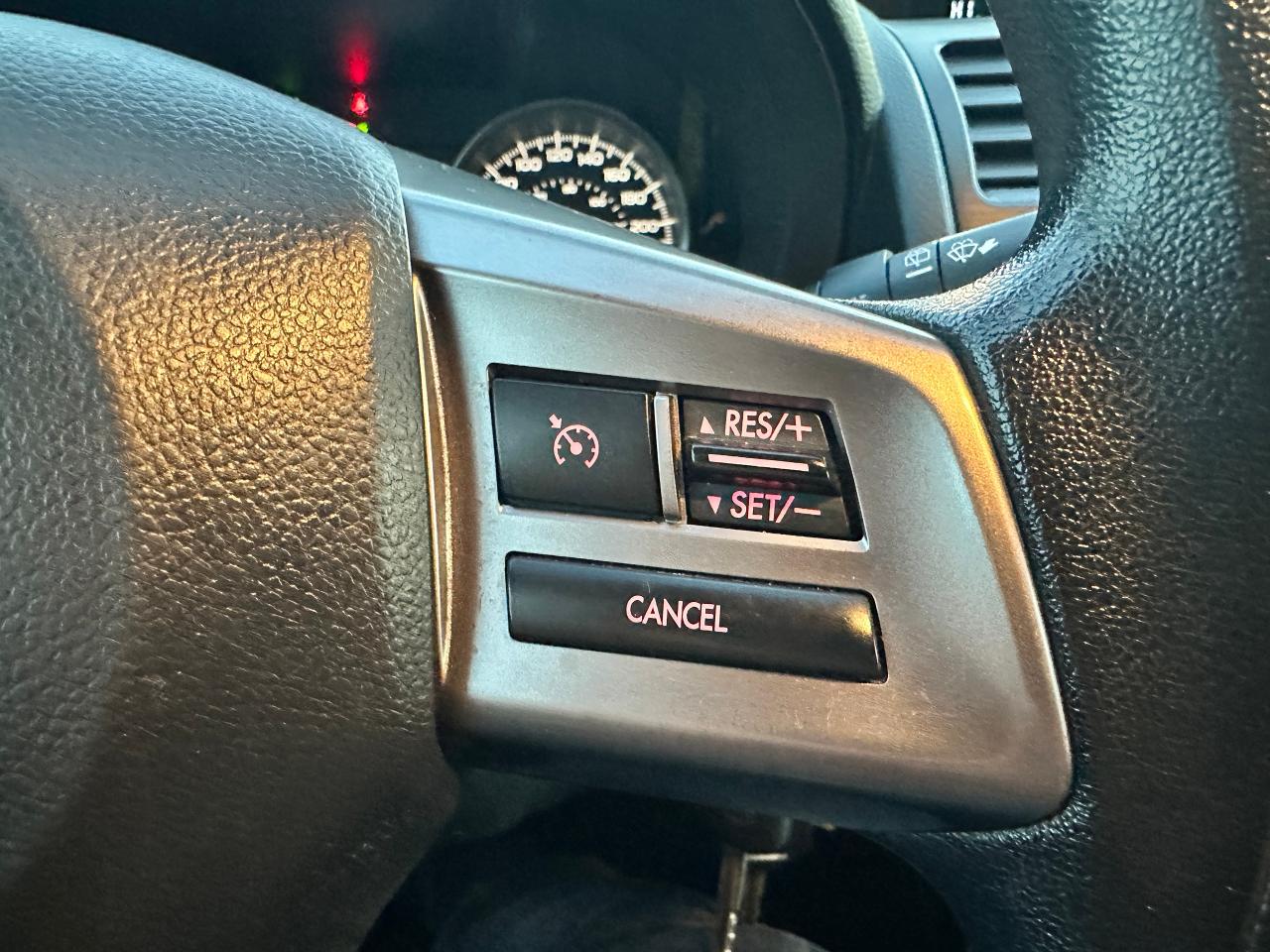 2014 Subaru XV Crosstrek 2.0i/SportPack 5Speed HTD-Cloth A/C FM CD Alloys Photo