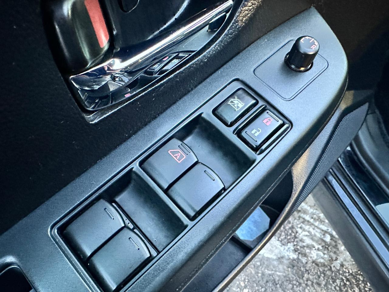 2014 Subaru XV Crosstrek 2.0i/SportPack 5Speed HTD-Cloth A/C FM CD Alloys Photo