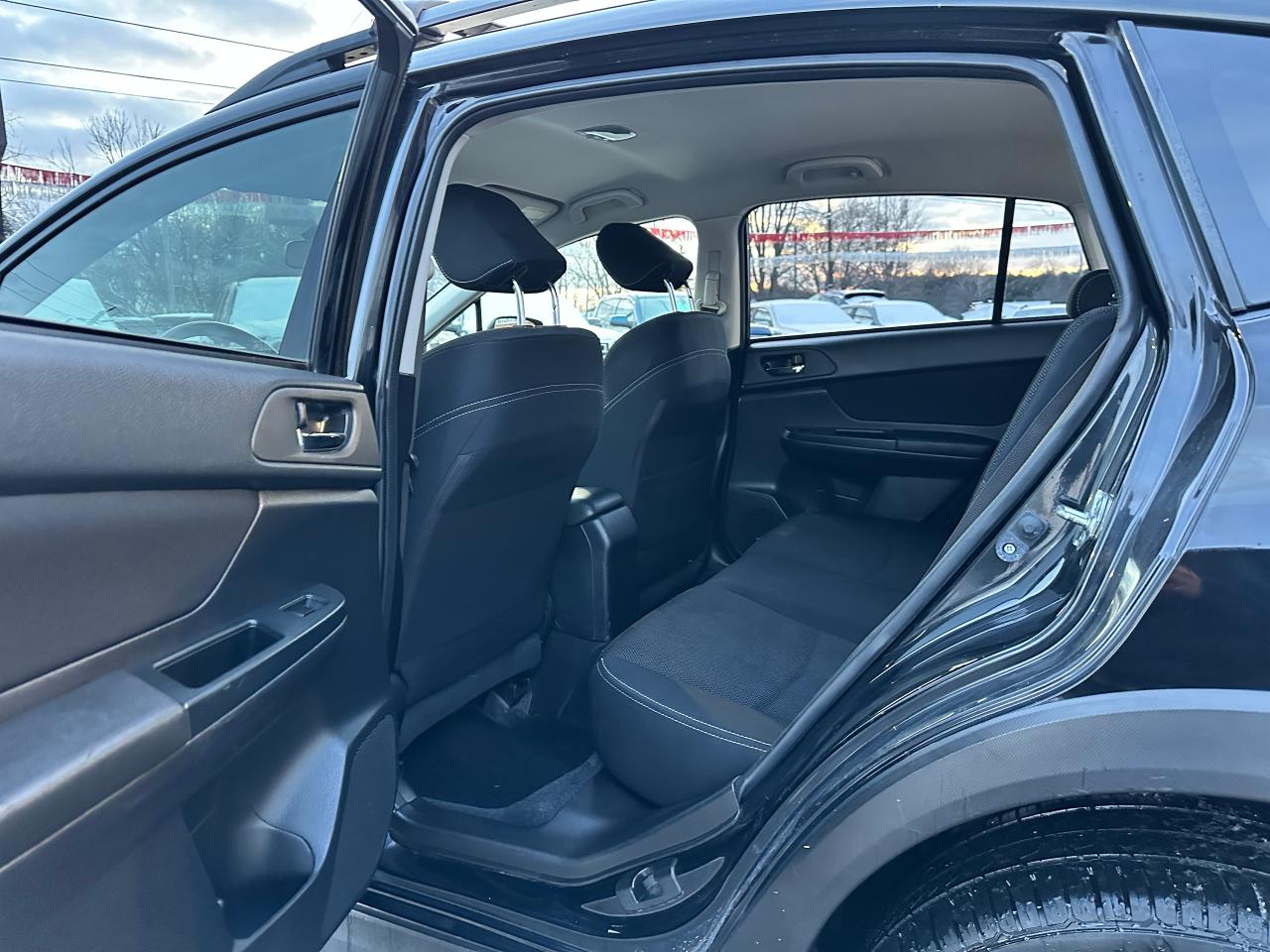 2014 Subaru XV Crosstrek 2.0i/SportPack 5Speed HTD-Cloth A/C FM CD Alloys Photo