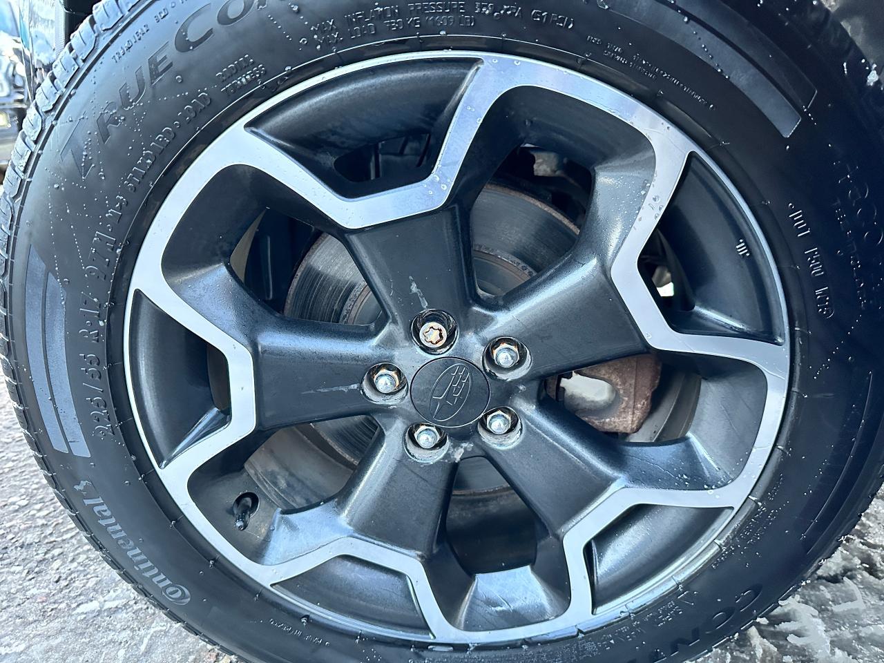 2014 Subaru XV Crosstrek 2.0i/SportPack 5Speed HTD-Cloth A/C FM CD Alloys Photo