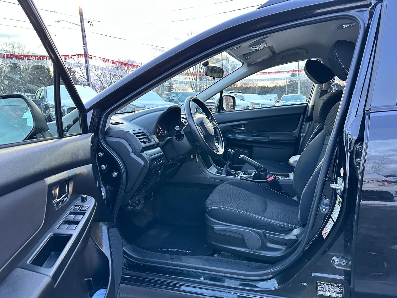 2014 Subaru XV Crosstrek 2.0i/SportPack 5Speed HTD-Cloth A/C FM CD Alloys Photo