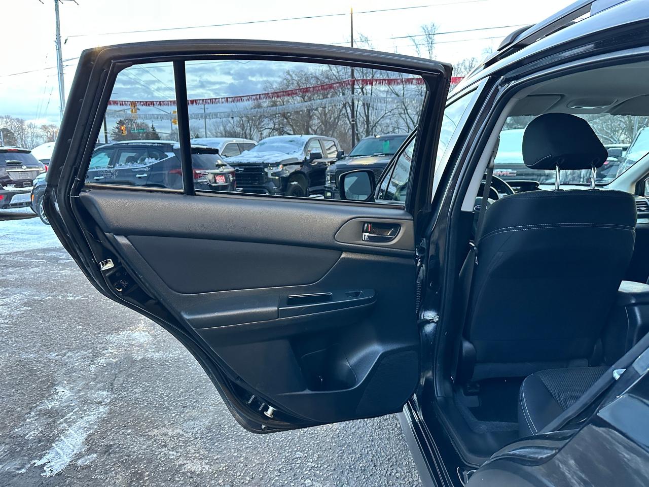 2014 Subaru XV Crosstrek 2.0i/SportPack 5Speed HTD-Cloth A/C FM CD Alloys Photo